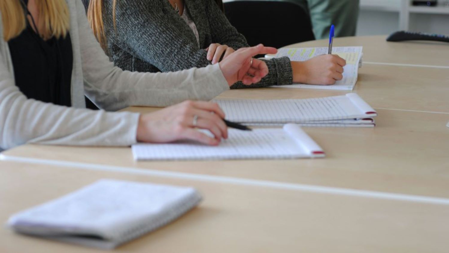 Nuorten ympäristövastuullinen käyttäytyminen: ympäristökerhojen mahdollisuudet ja rajat